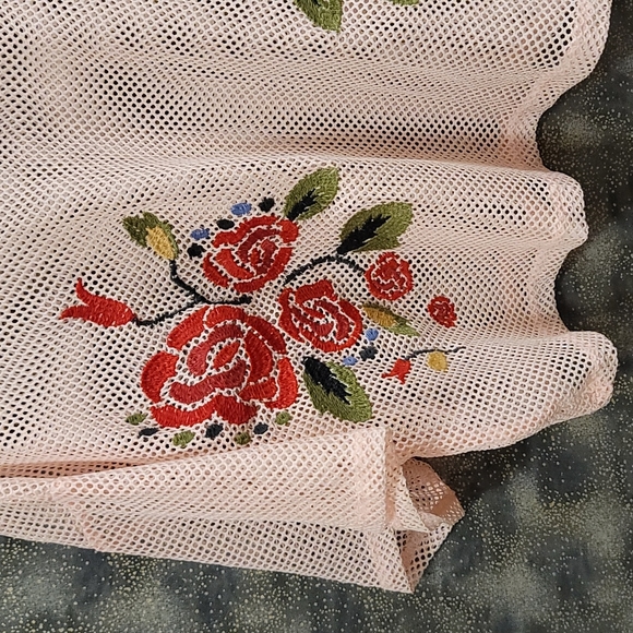 Cropped Mesh Top - Picture 2 of 4